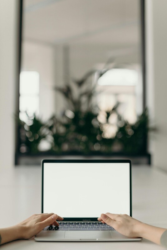 cta-uvodna/pexels-cottonbro-4065617